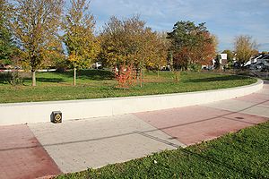 CandE Cairn on Hill 70 Memorial path Nov 2018.jpg