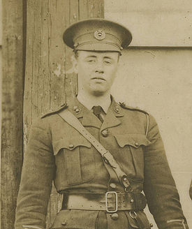 Earnshaw 1915 photo detail.jpg