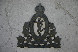 Monument uk blandford new crestplaque.jpg