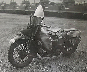 Motorcycle Solo Heavy Harley Davidson front left.jpg