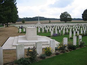 Cemetery Villers Station.jpg